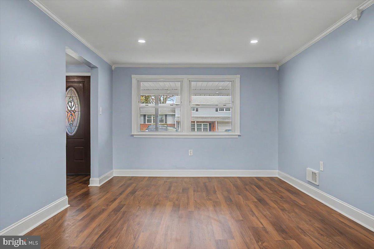 HOLIDAY HILLS - Residential