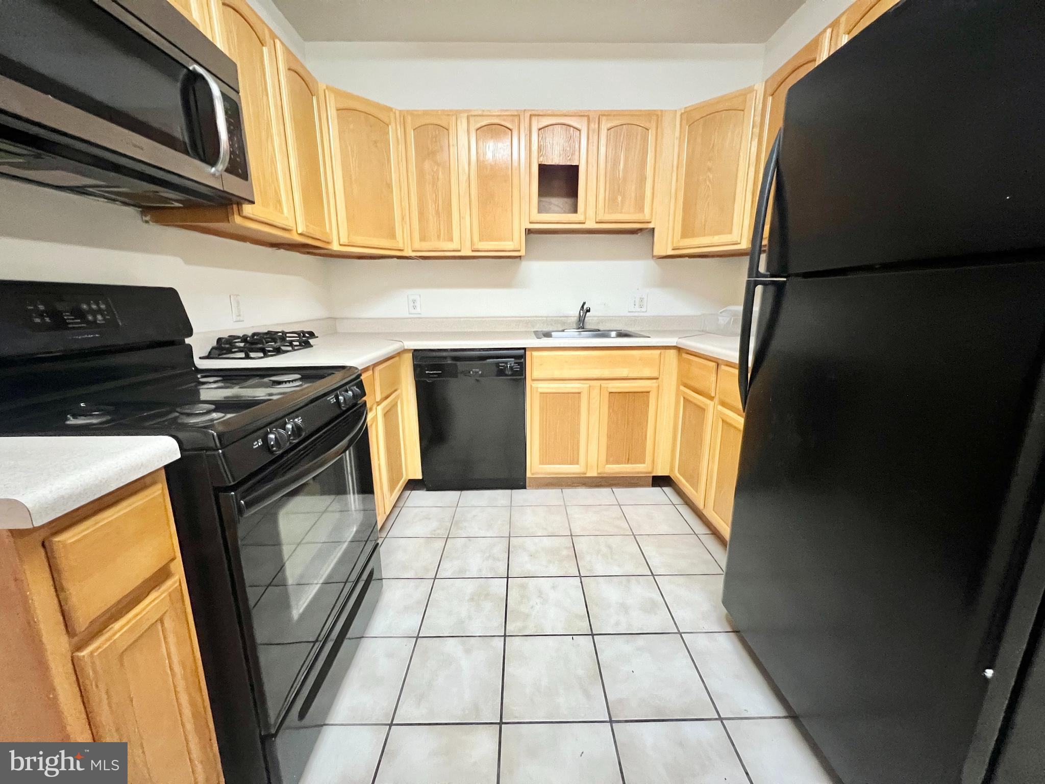 TEMPLE UNIVERSITY - Residential Lease