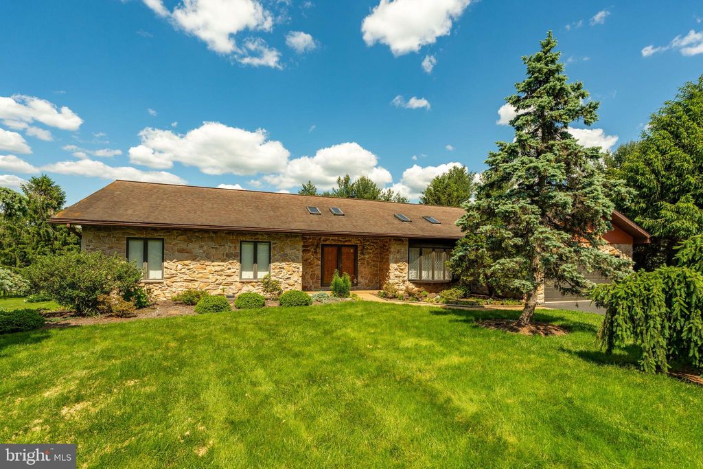 Photo of 1310 Oberholtzer Lane, DENVER, PA 17517 (MLS # PALA2073234)