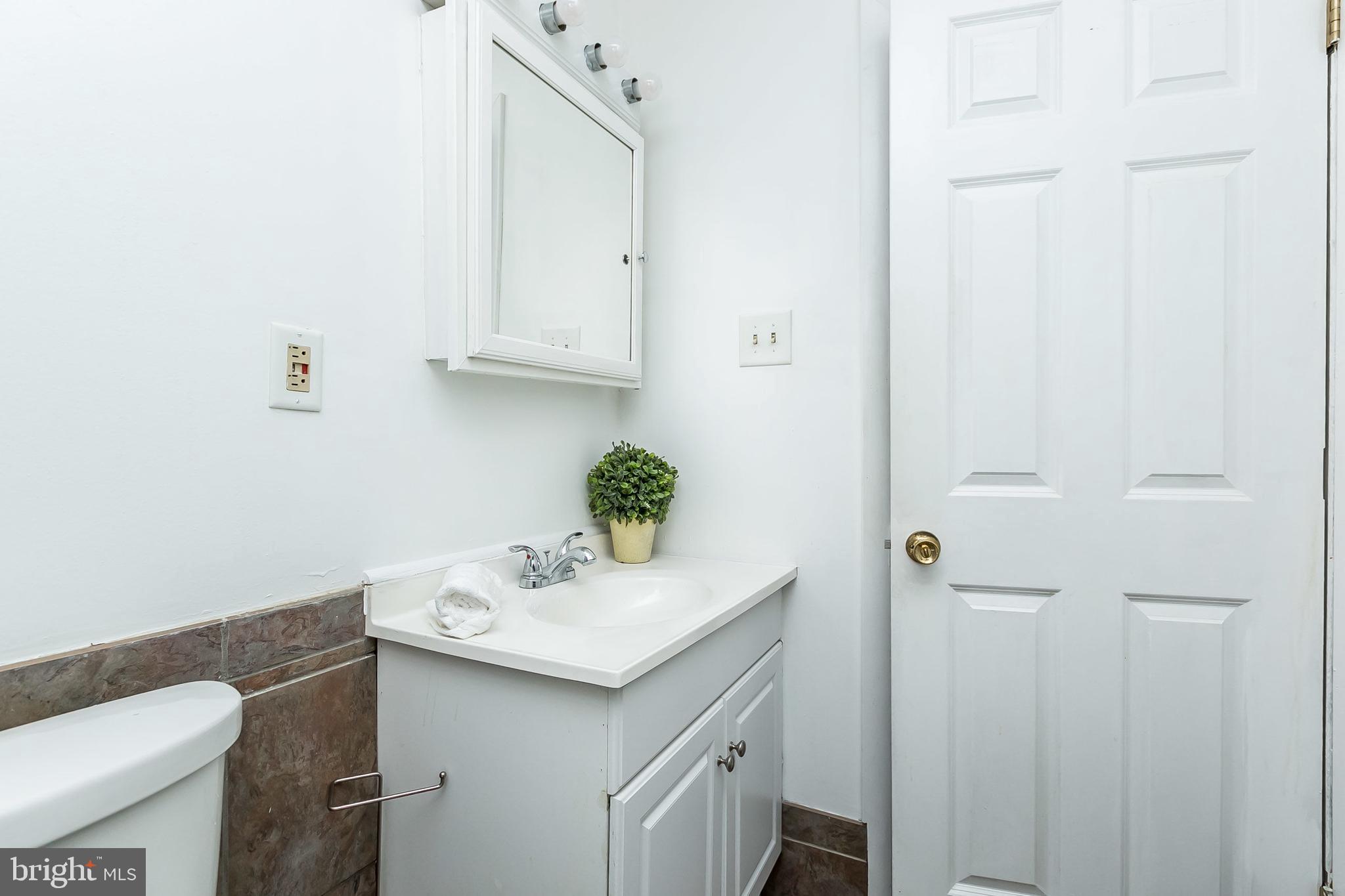 SUSSEX SQUARE CONDO - Residential