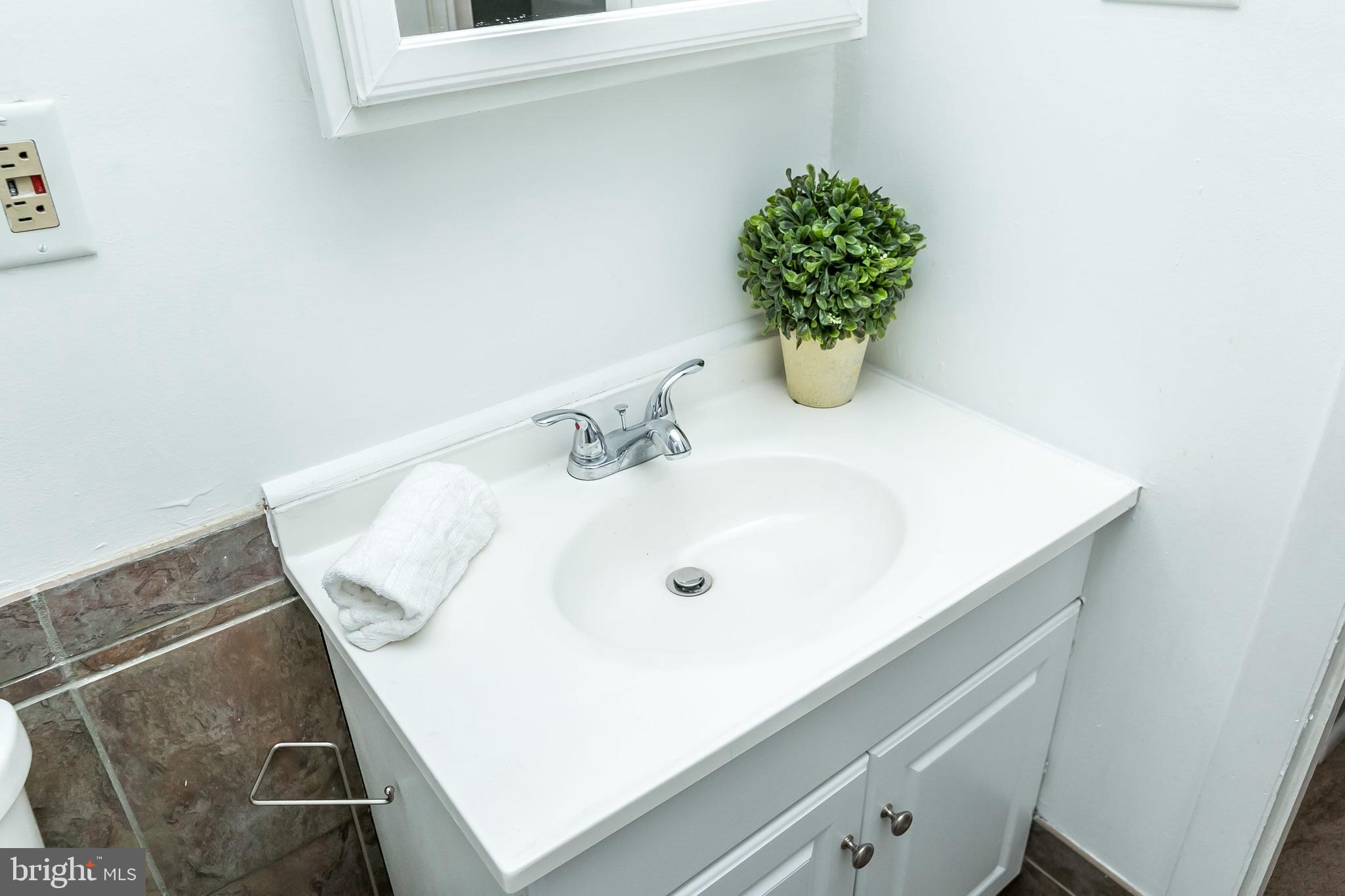 SUSSEX SQUARE CONDO - Residential