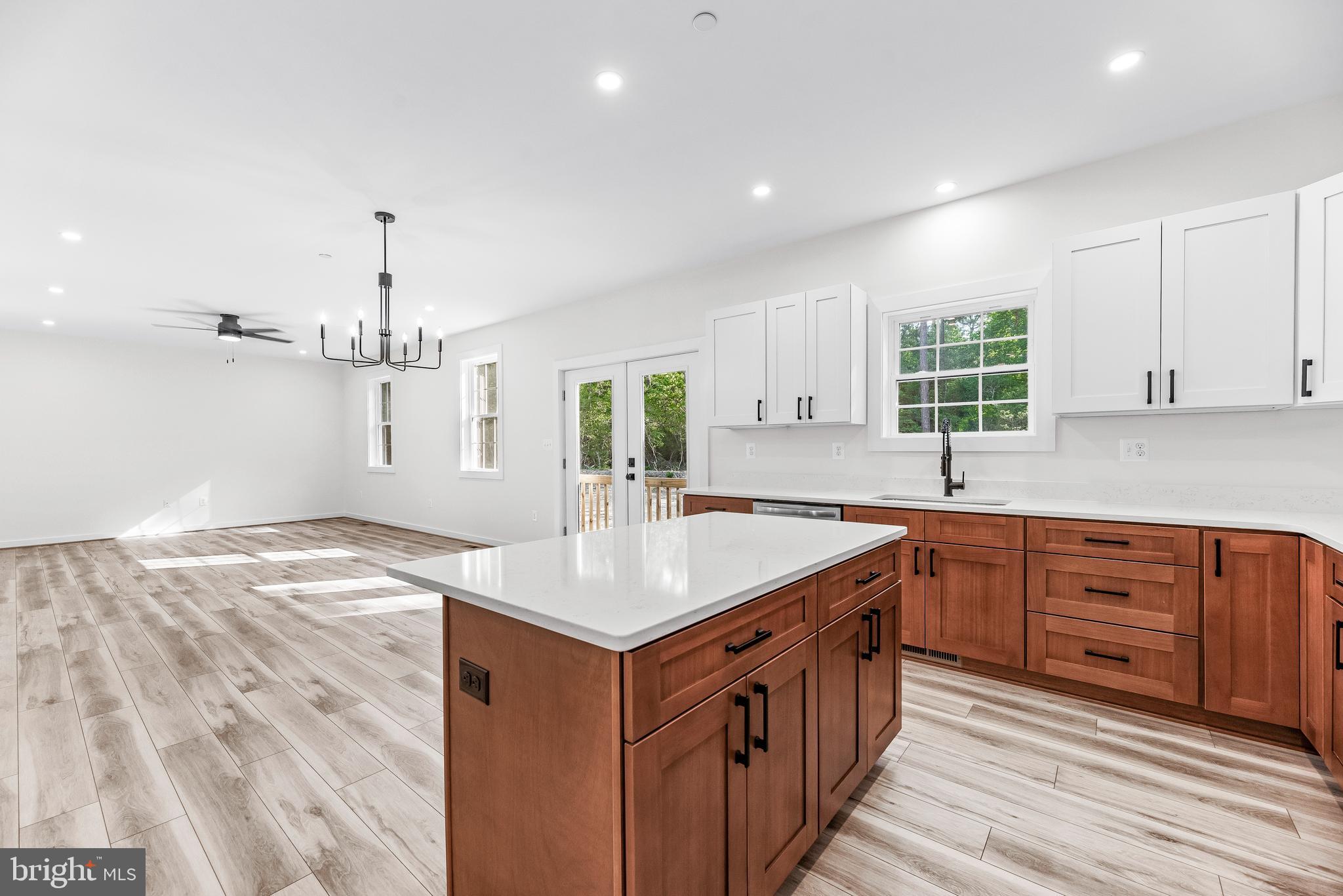 HAWKS NEST - Residential