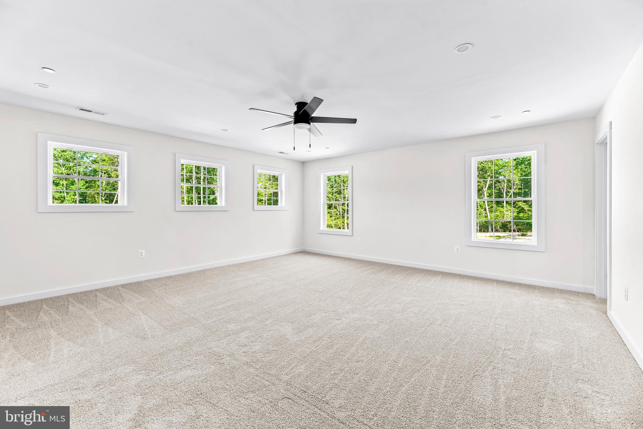 HAWKS NEST - Residential