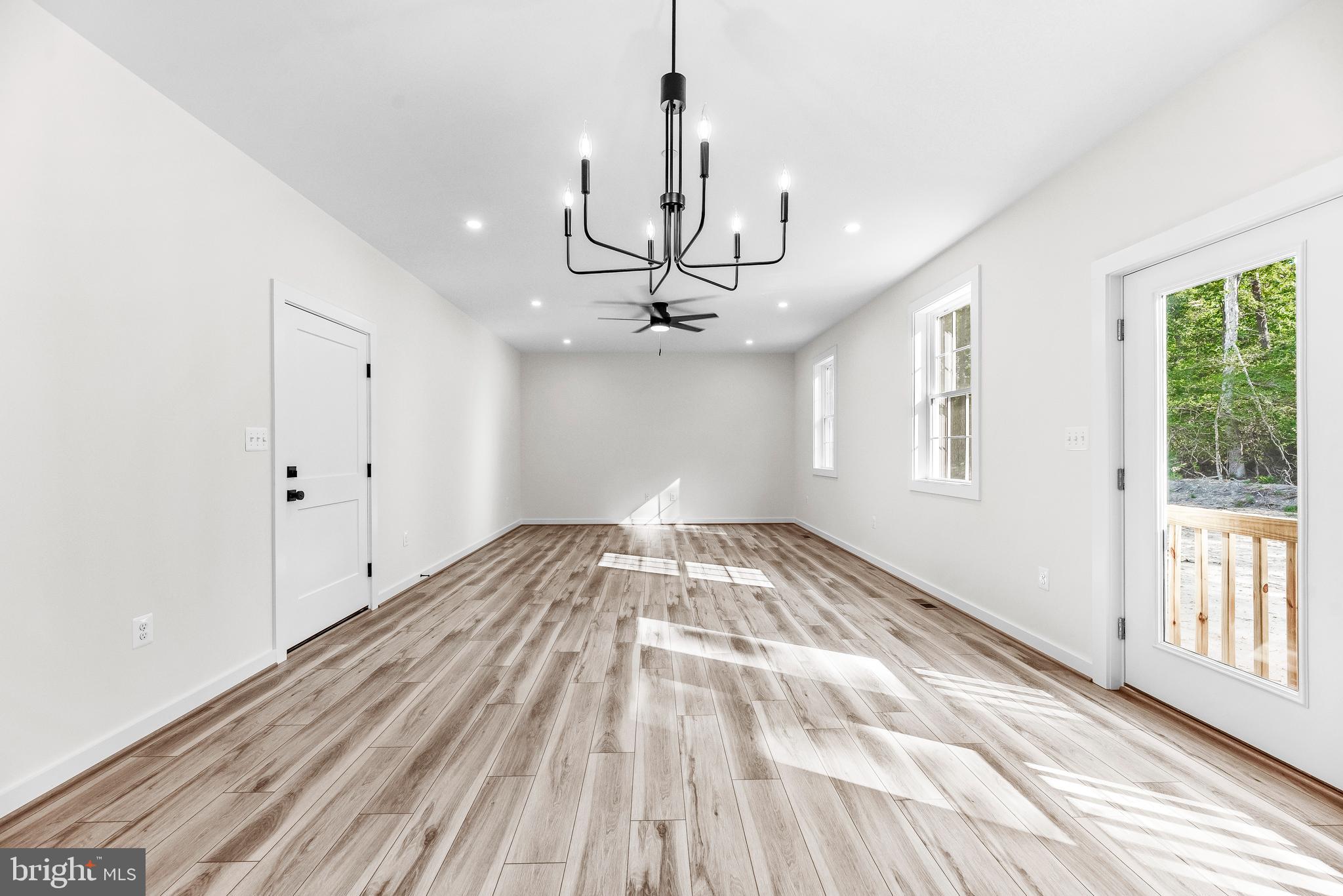 HAWKS NEST - Residential