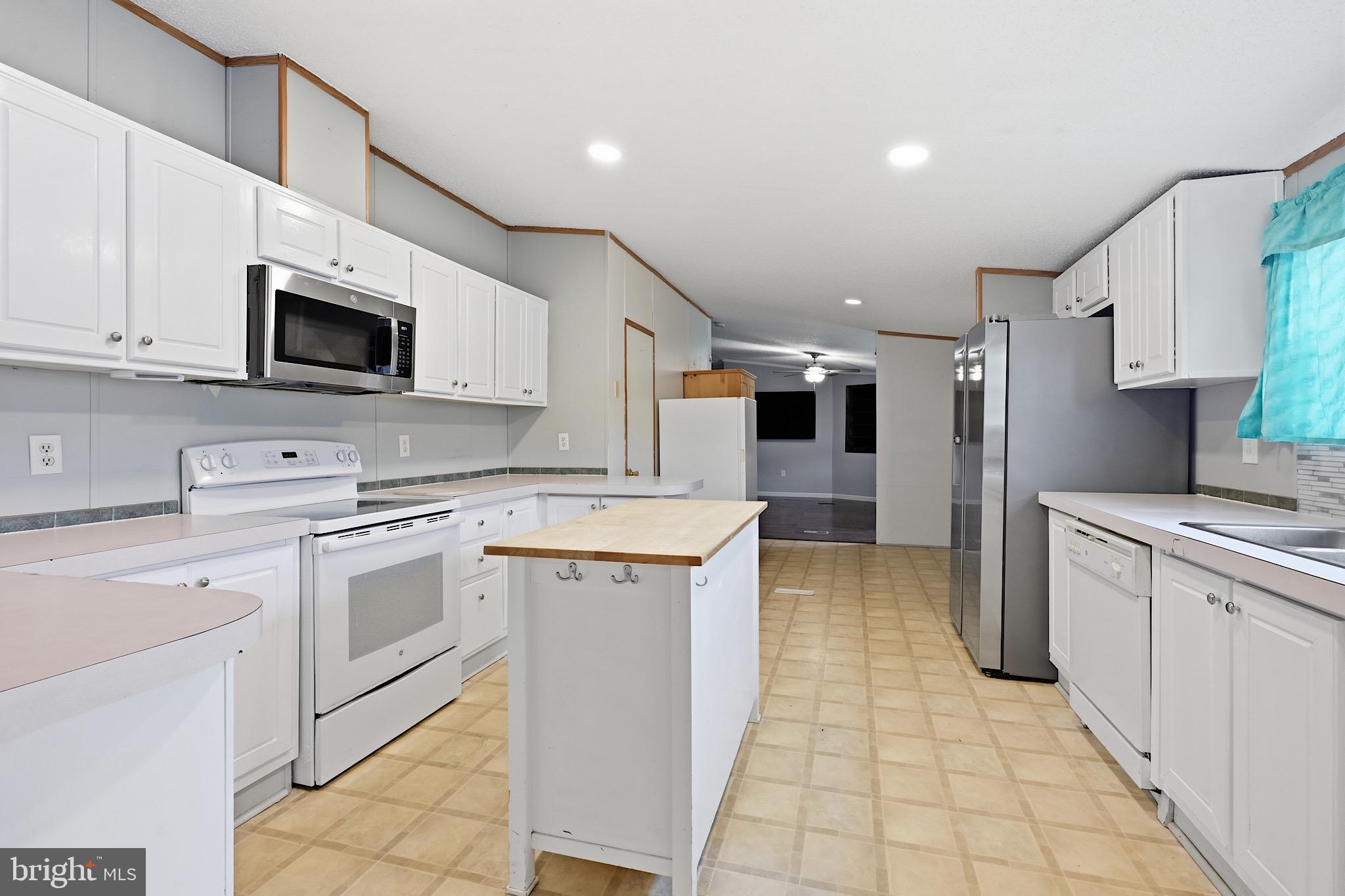 347 FOX POINTE DRIVE 120
