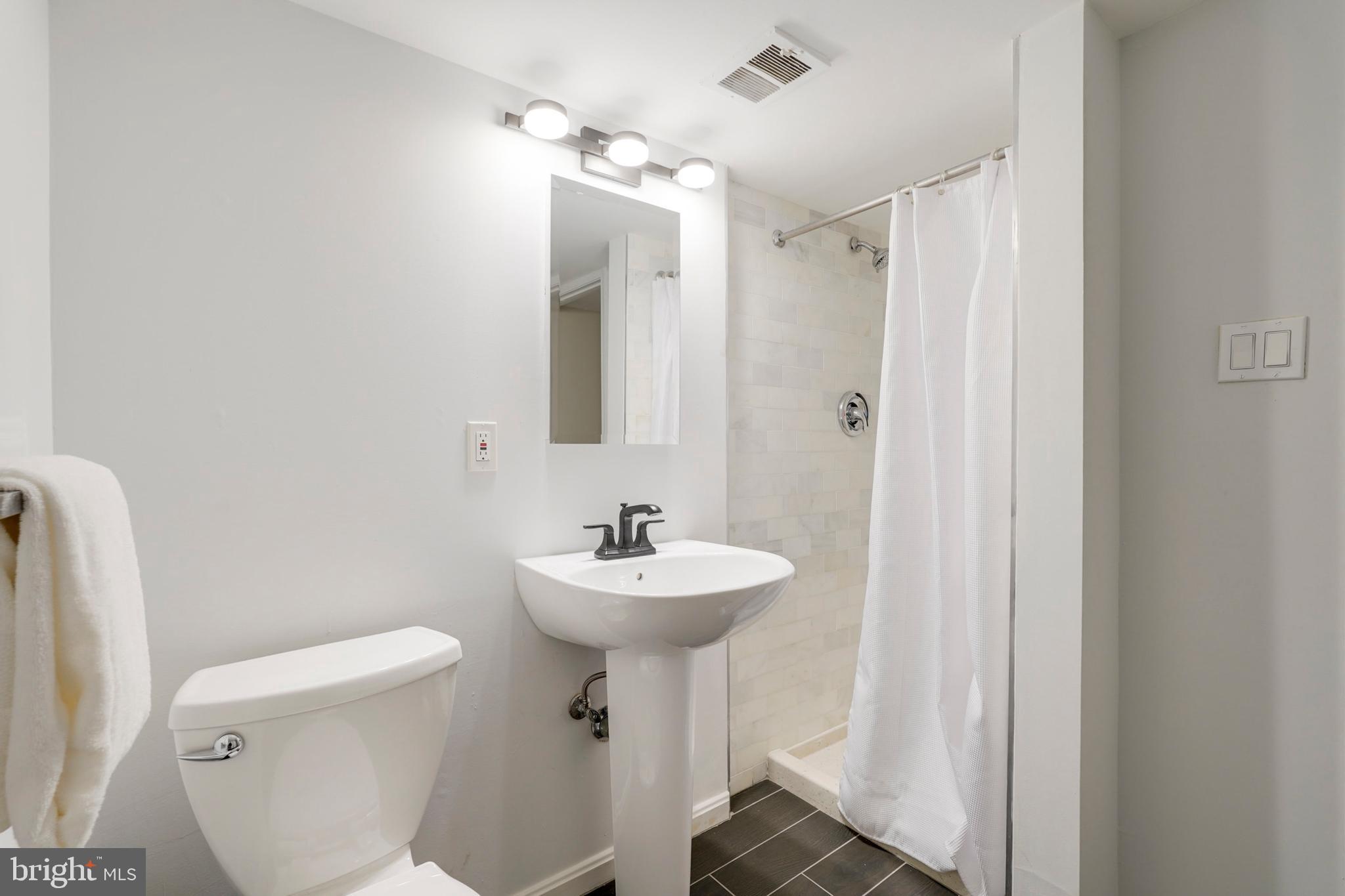 KENWOOD PARK - Residential