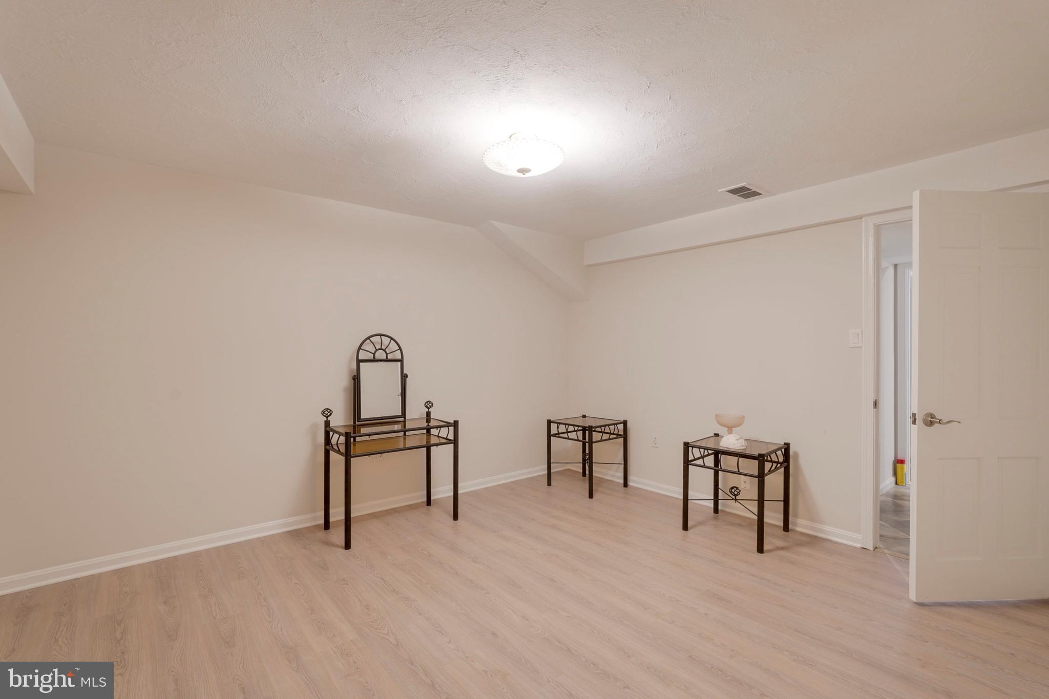 KENWOOD PARK - Residential