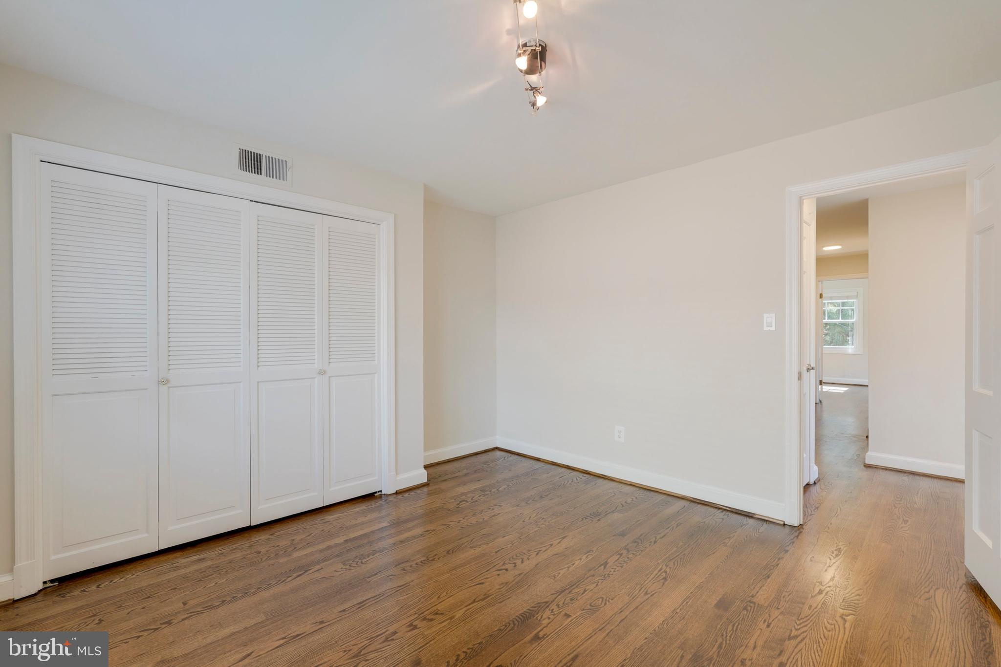 KENWOOD PARK - Residential