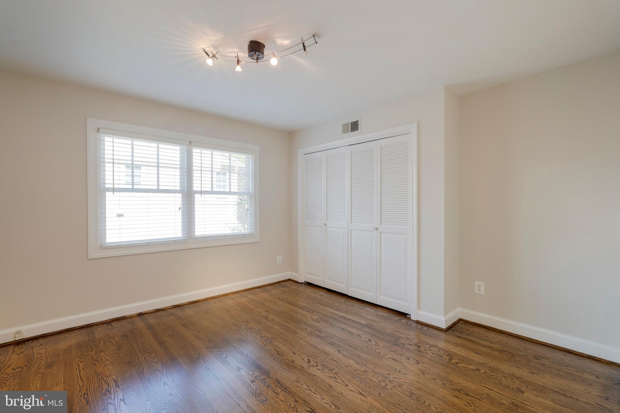 KENWOOD PARK - Residential