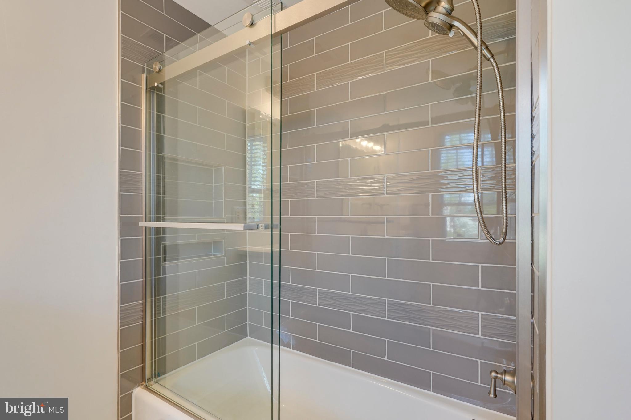 KENWOOD PARK - Residential