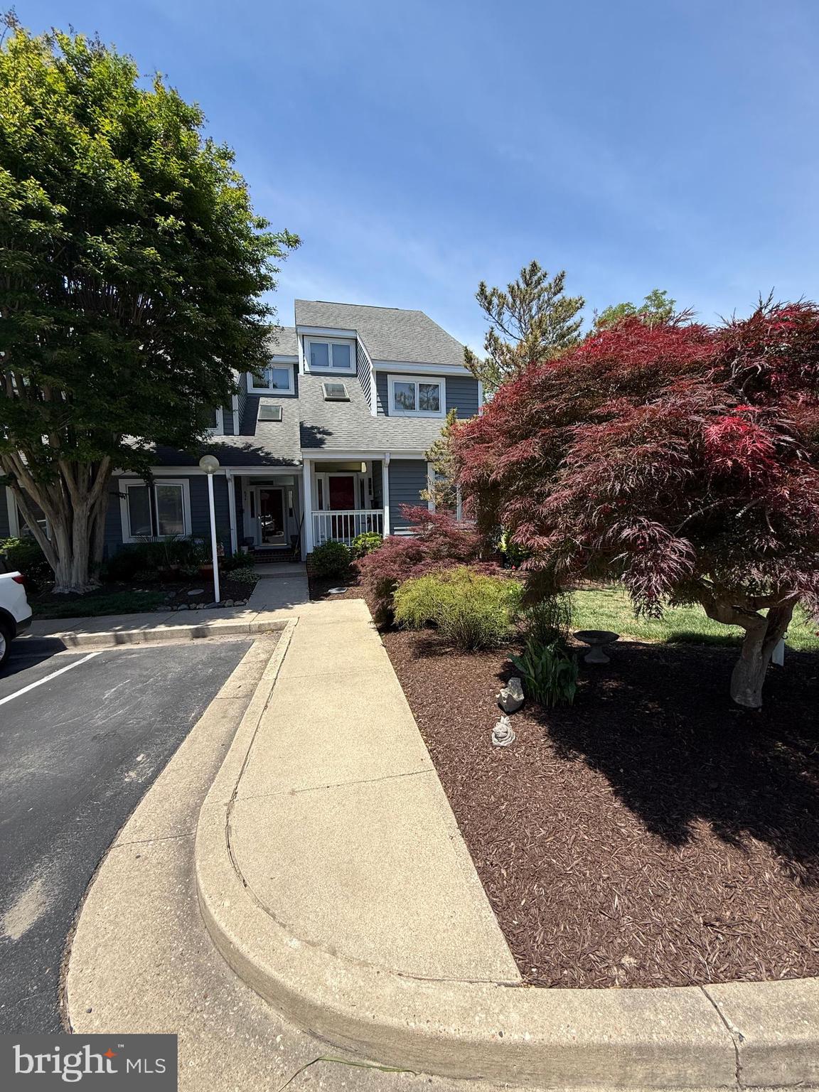 632 RIVER OAK COURT