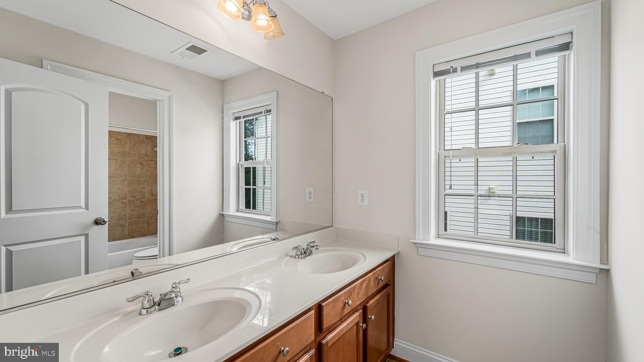 LIBERTY MANOR - Residential