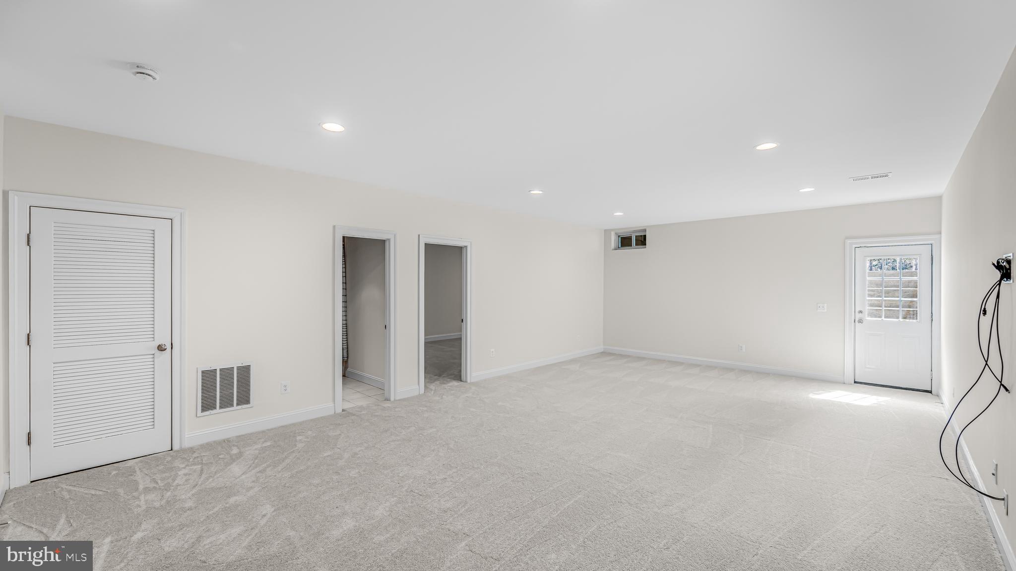 LIBERTY MANOR - Residential