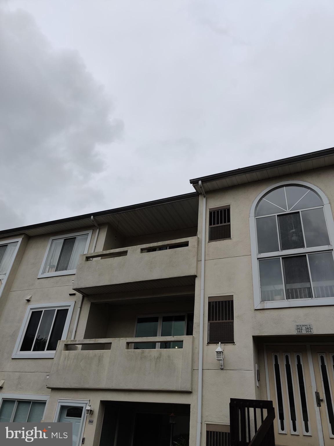 FOUNTAIN POINTE - Residential