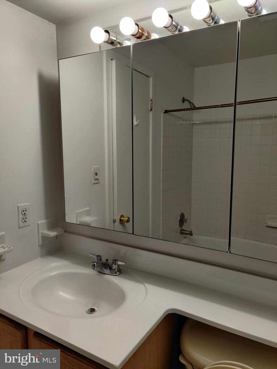 FOUNTAIN POINTE - Residential