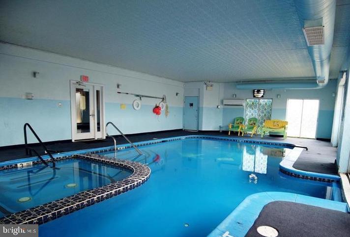 FOUNTAIN POINTE - Residential