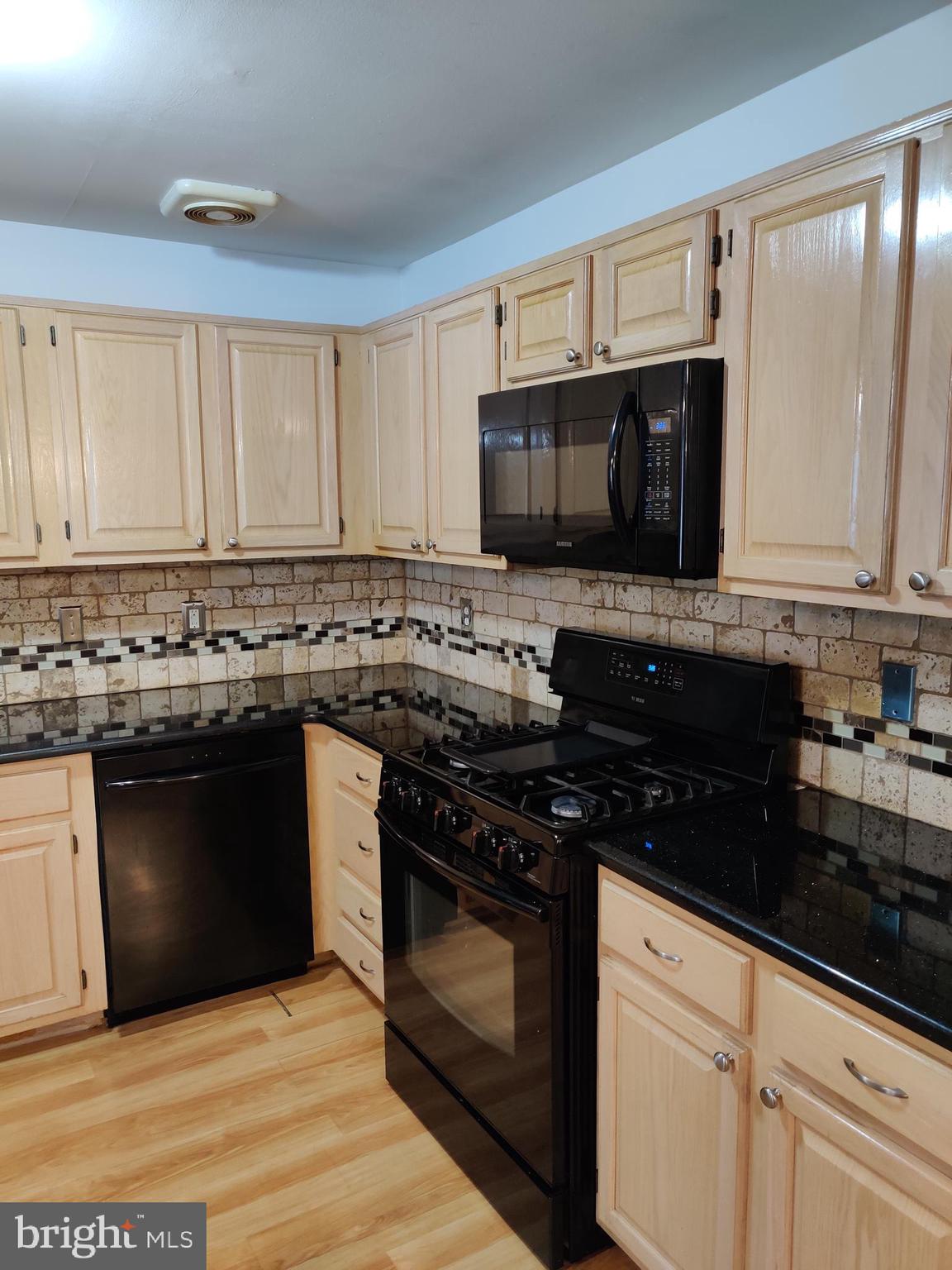 FOUNTAIN POINTE - Residential