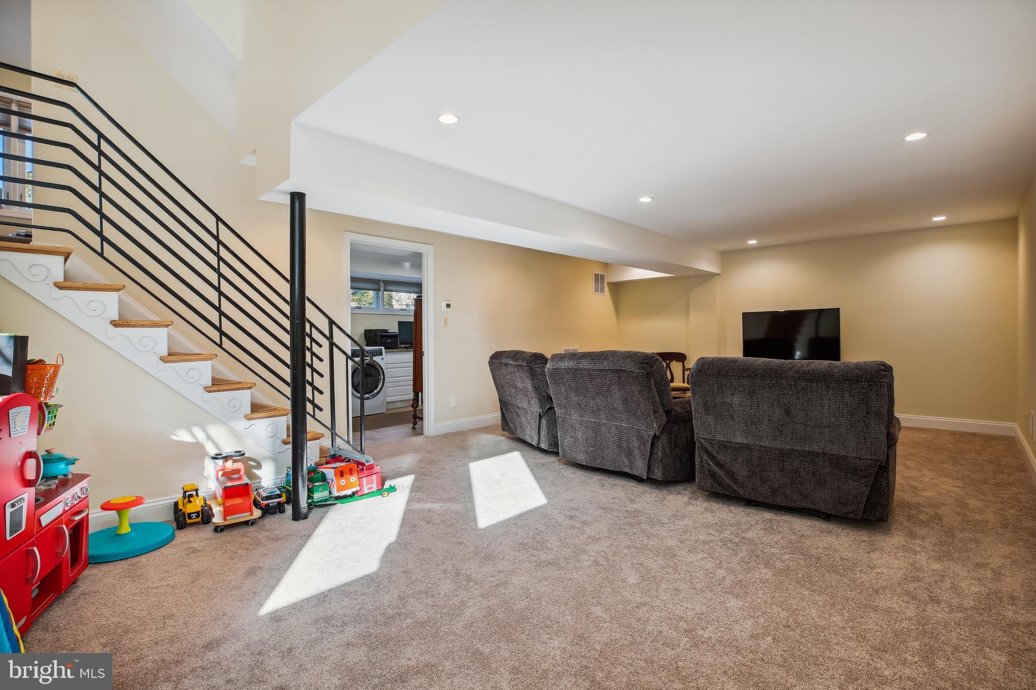 KENSINGTON KNOLLS - Residential