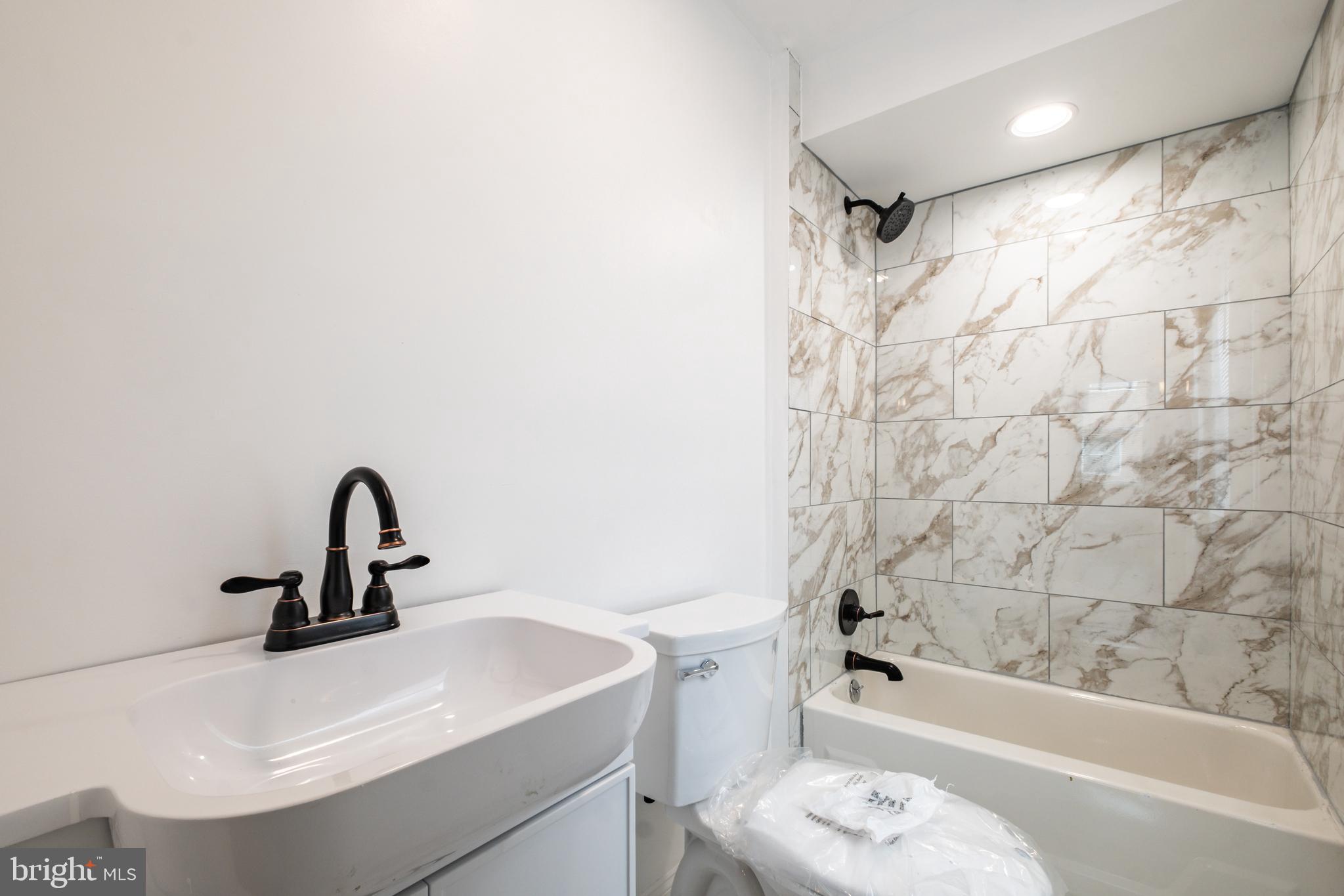 PORT RICHMOND - Residential