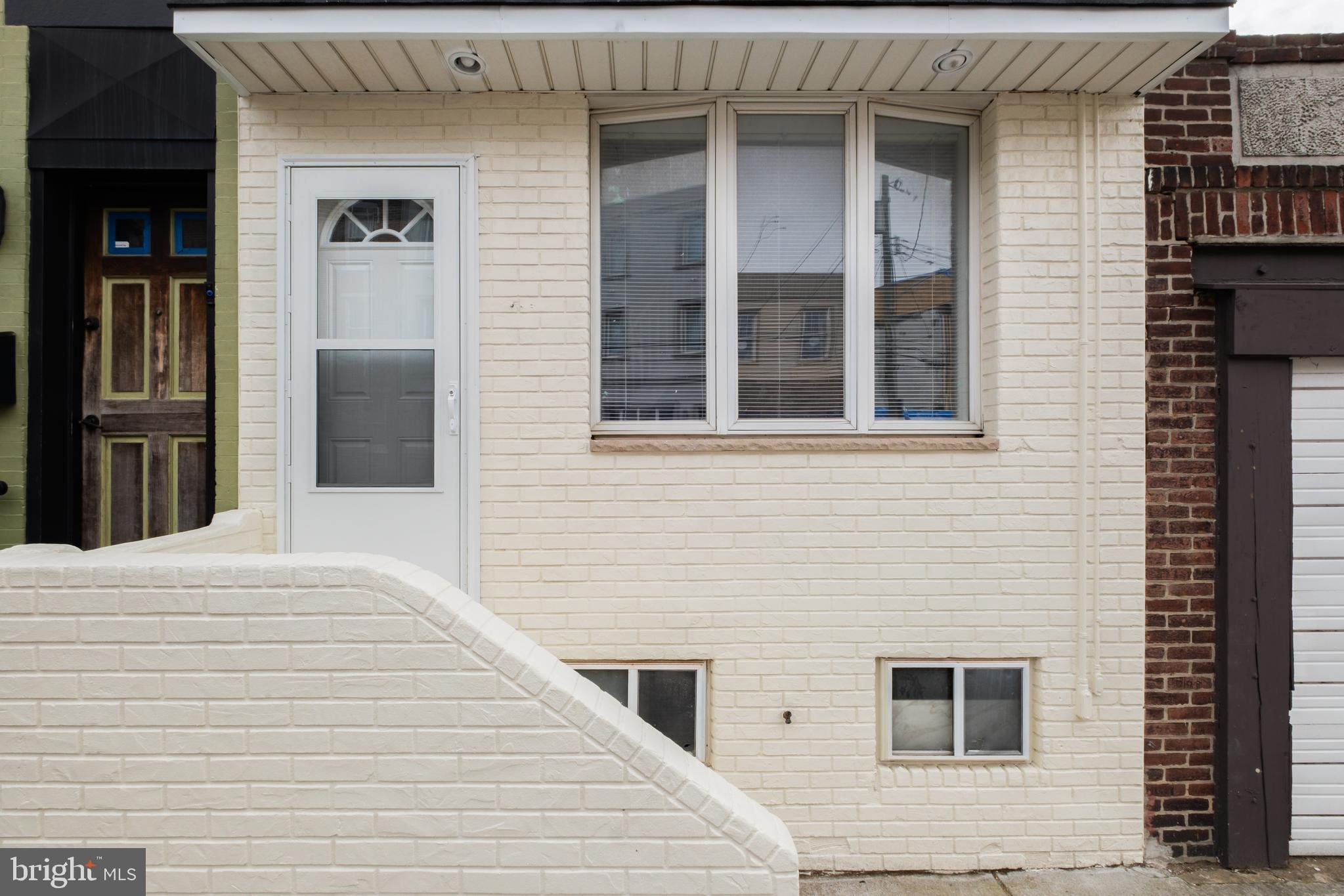 2715 E THOMPSON STREET