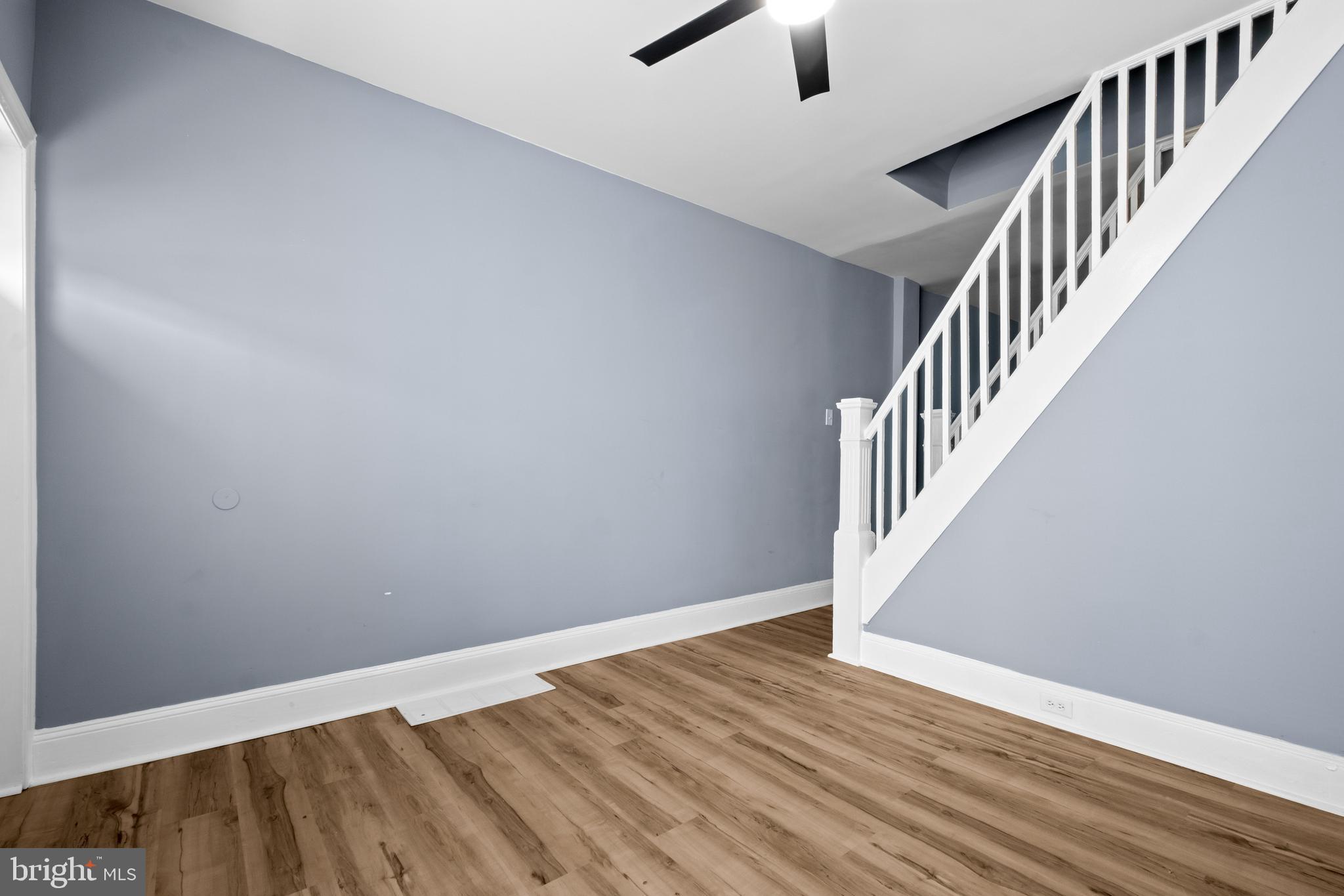 2715 E THOMPSON STREET