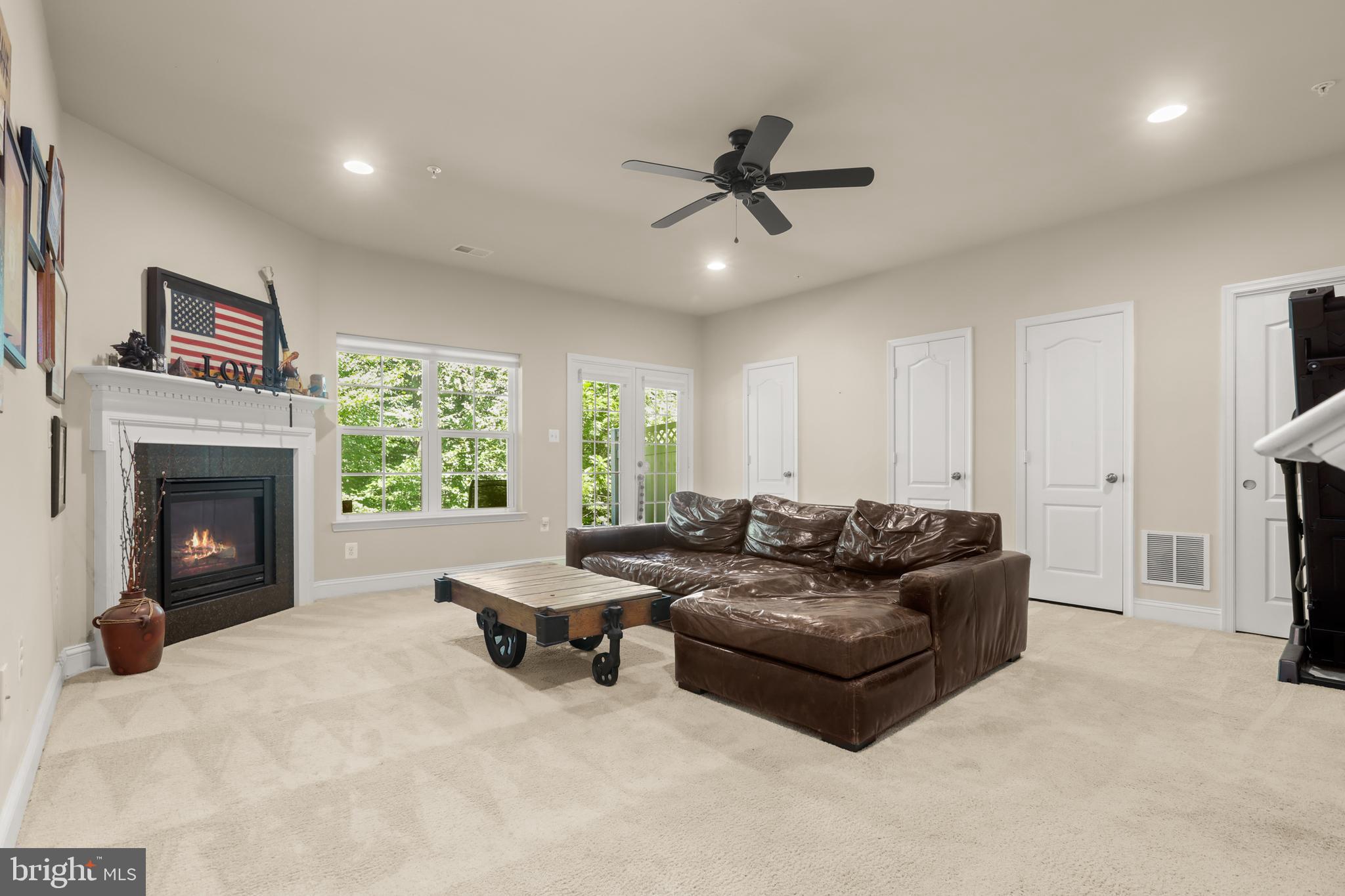 RIVERWALK - Residential