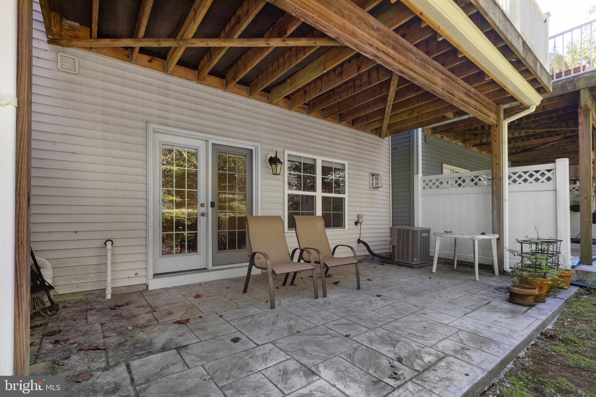 RIVERWALK - Residential