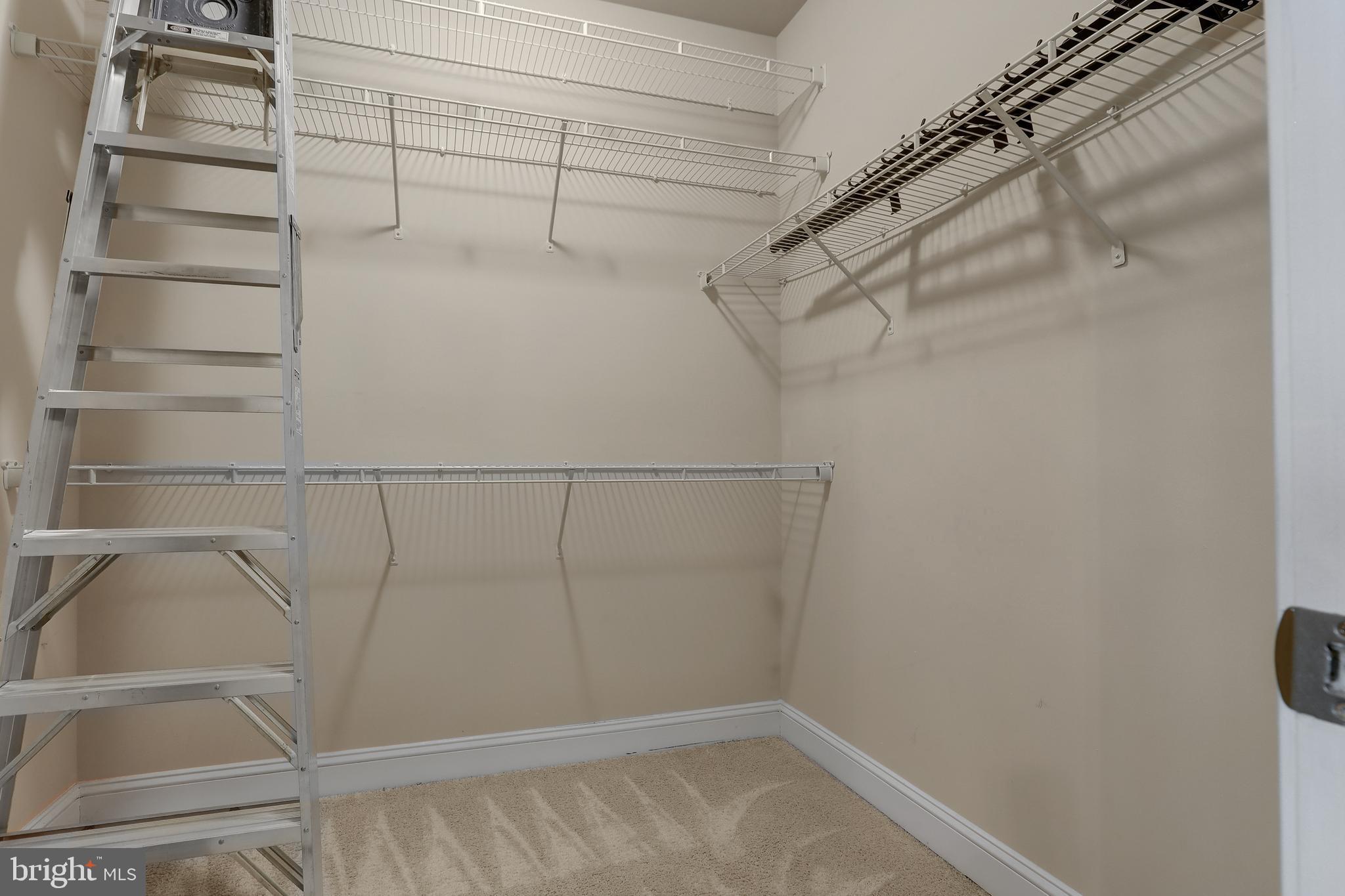 RIVERWALK - Residential