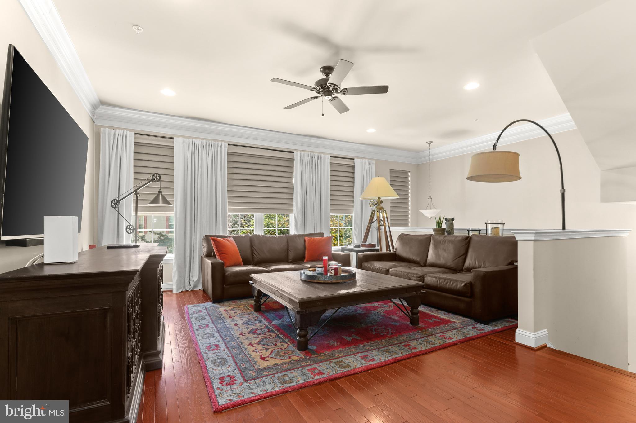 RIVERWALK - Residential