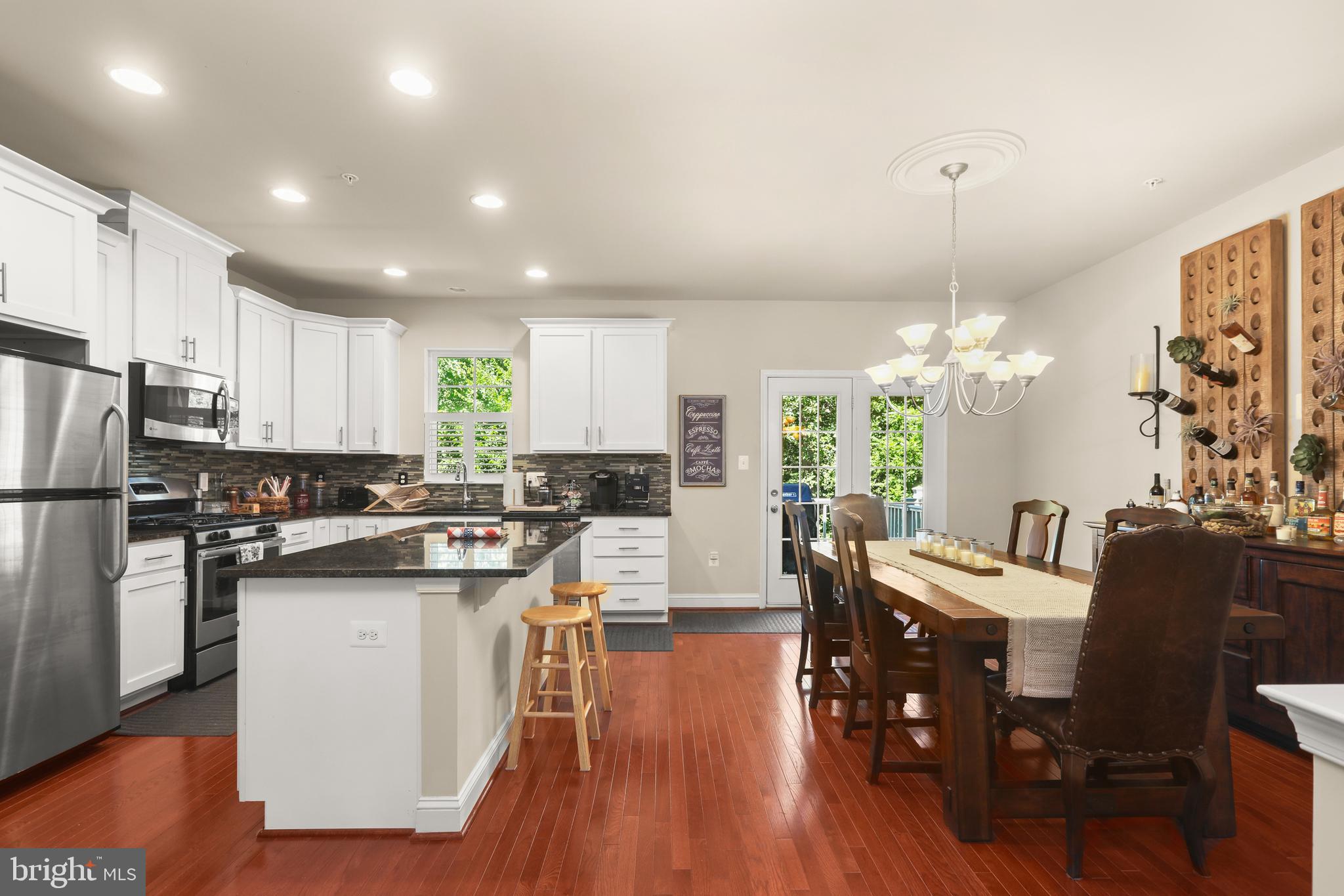 RIVERWALK - Residential