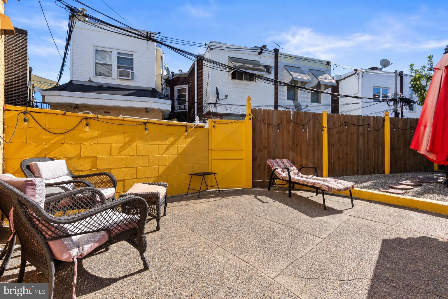 1110 W MOYAMENSING AVENUE