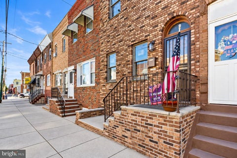 Townhouse For Sale - 1110 W Moyamensing Avenue<br/> PHILADELPHIA, PA 19148