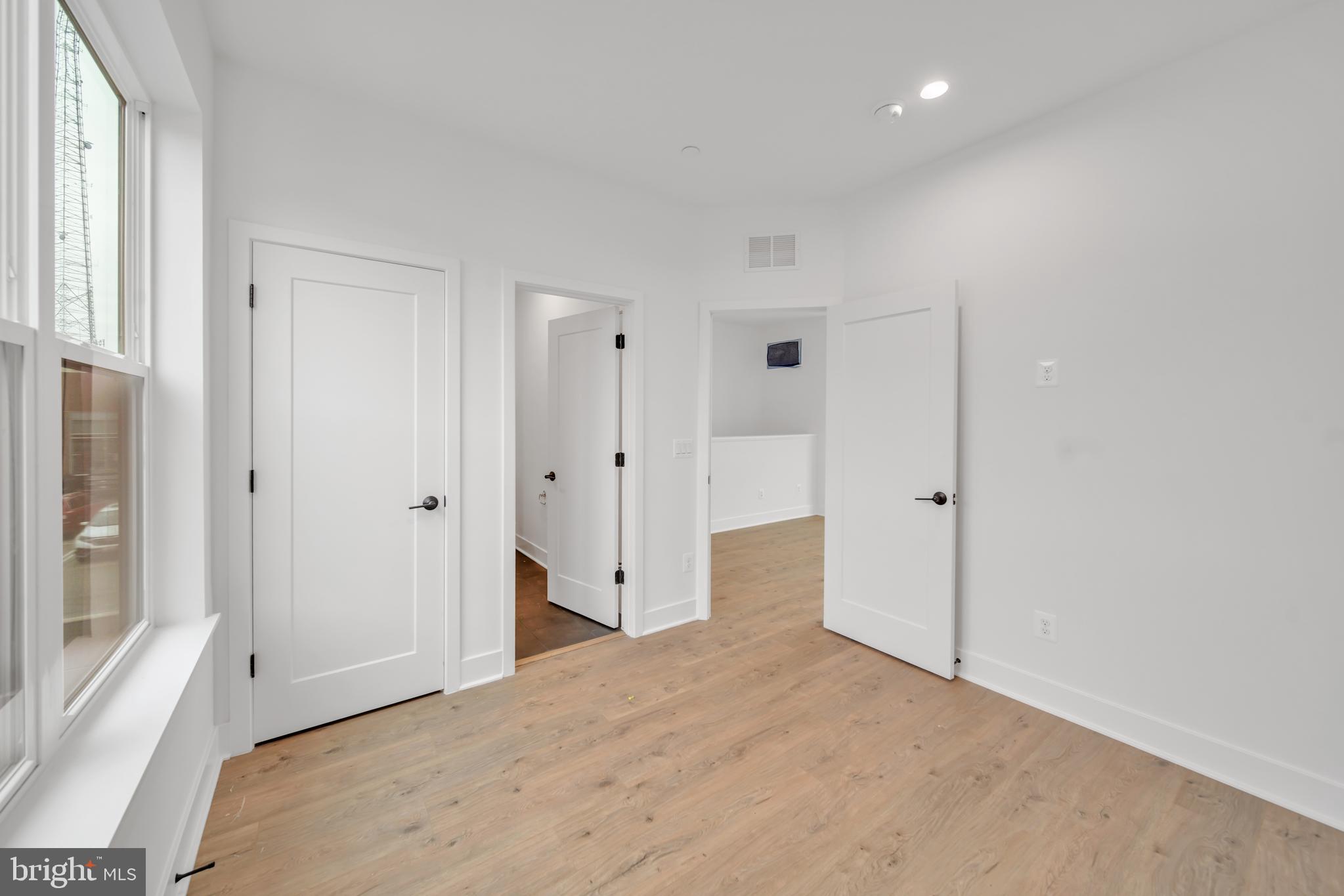 WESTBARD SQUARE - Residential