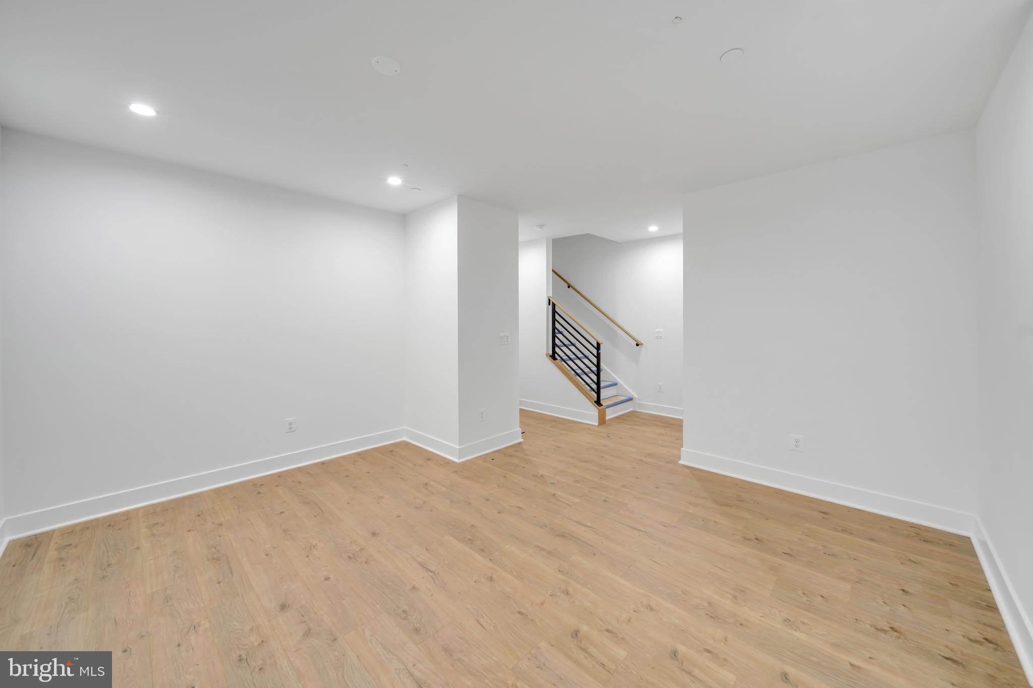 WESTBARD SQUARE - Residential