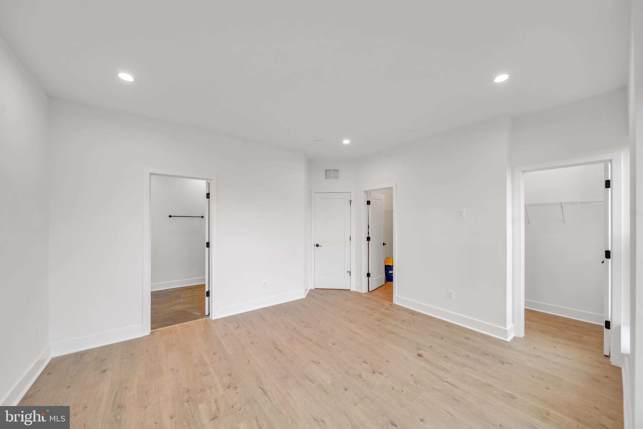 WESTBARD SQUARE - Residential