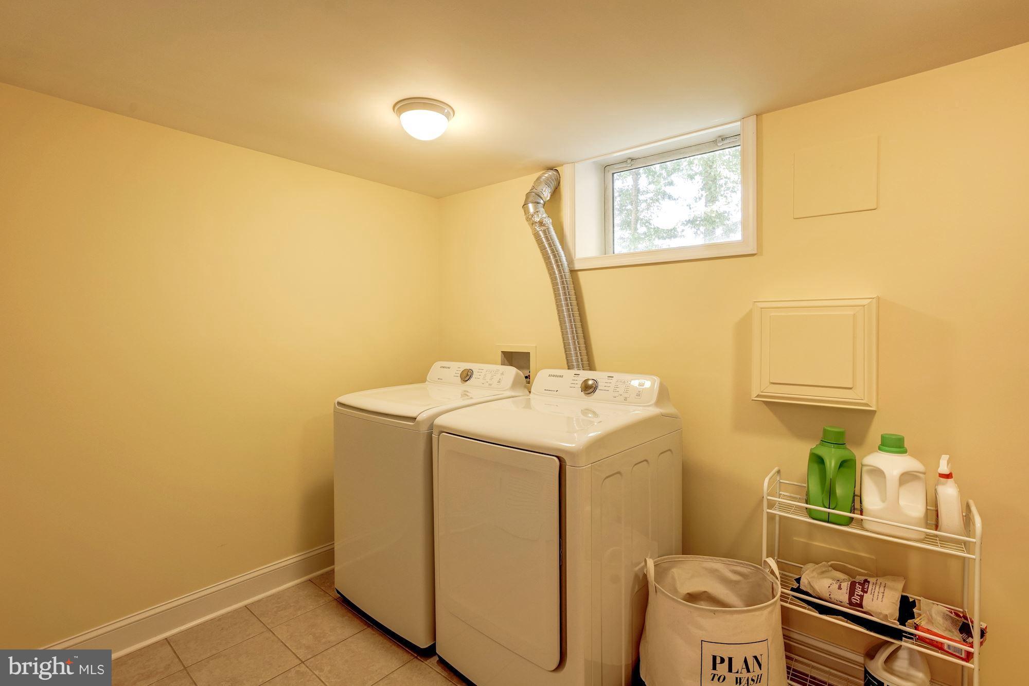 HOLMES RUN WOODS WEST - Residential