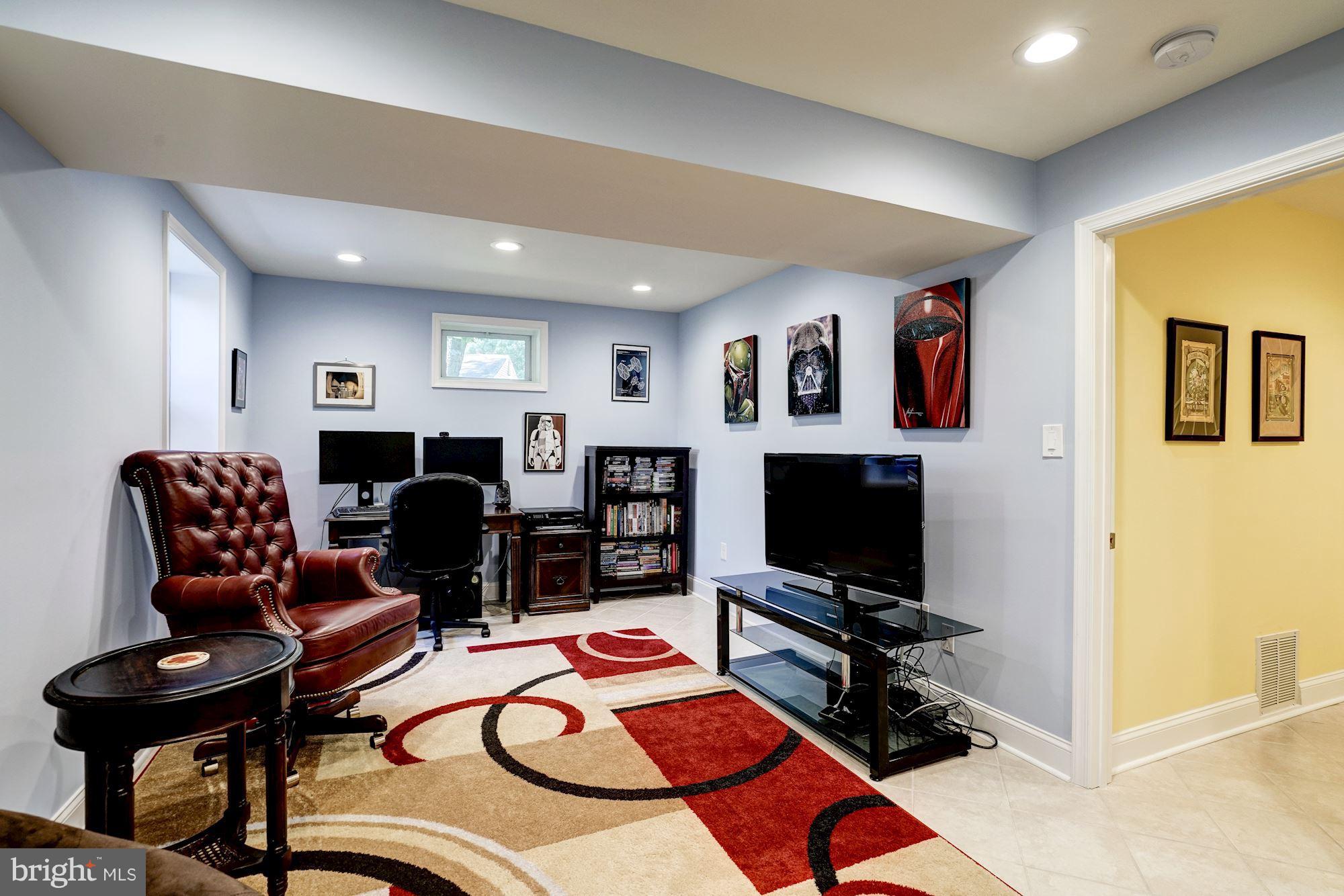 HOLMES RUN WOODS WEST - Residential