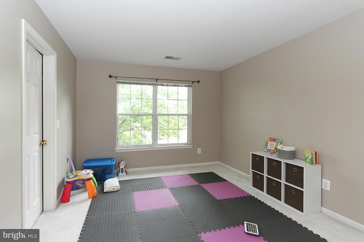 POTOMAC LAKES - Residential