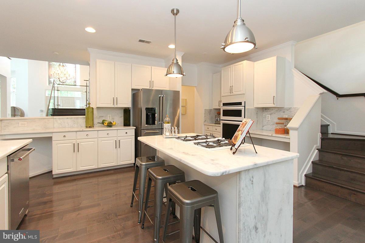 POTOMAC LAKES - Residential