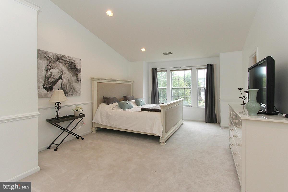 POTOMAC LAKES - Residential