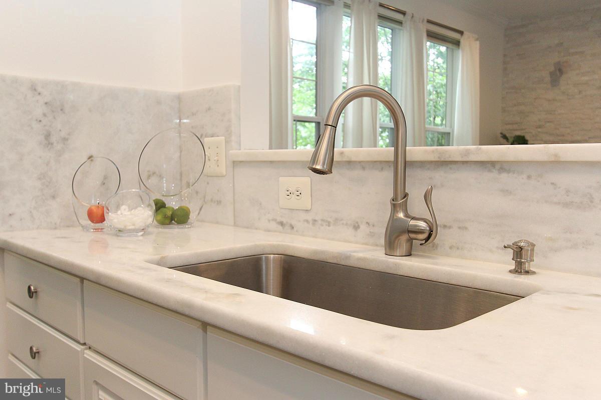 POTOMAC LAKES - Residential