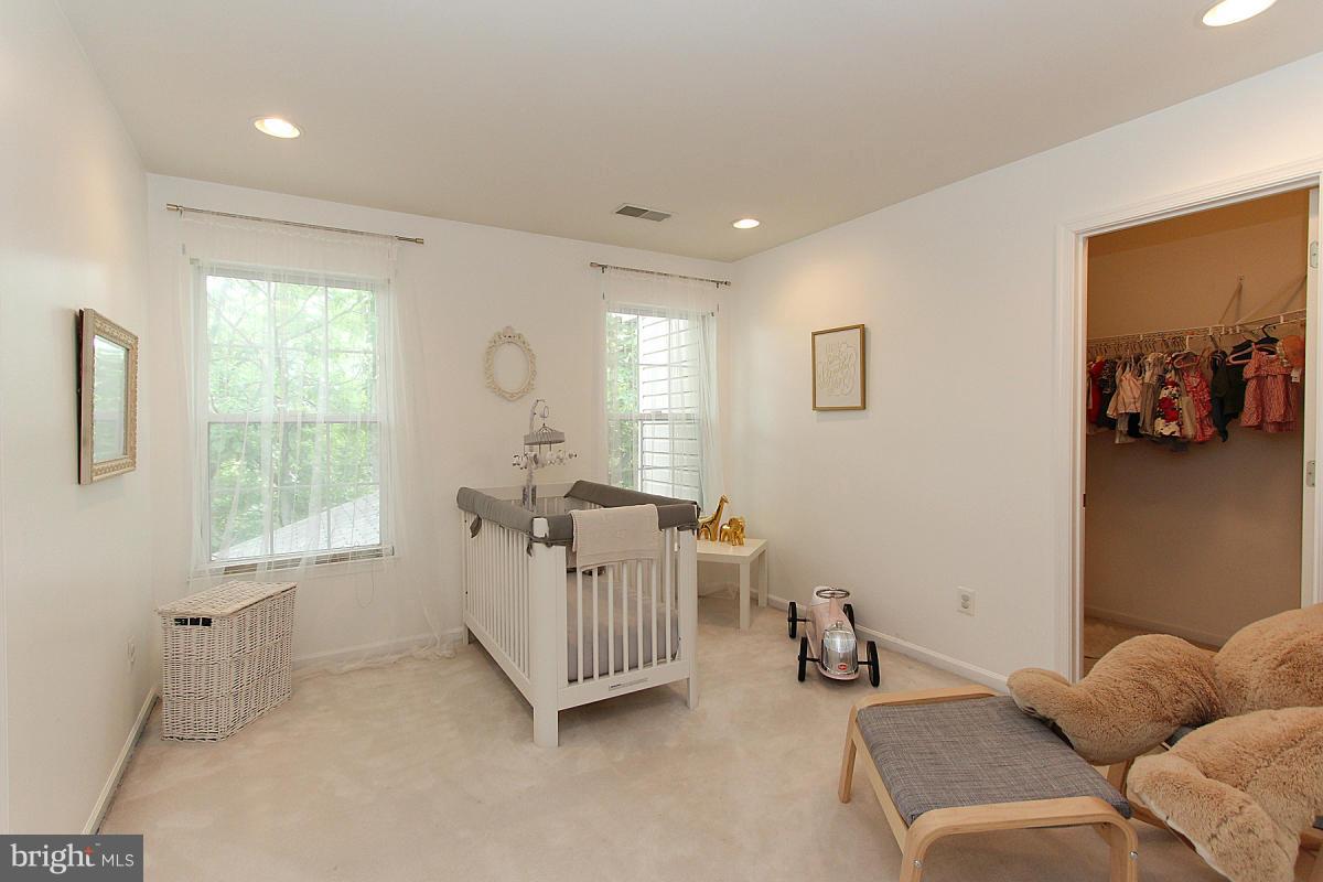 POTOMAC LAKES - Residential