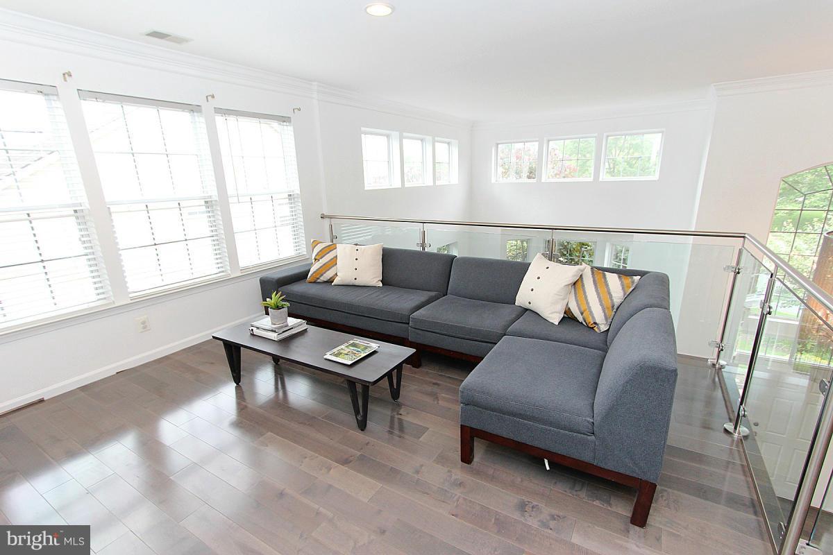 POTOMAC LAKES - Residential