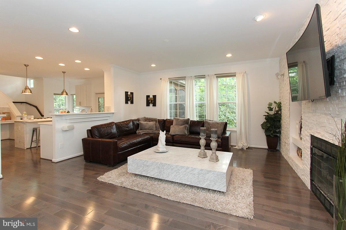 POTOMAC LAKES - Residential