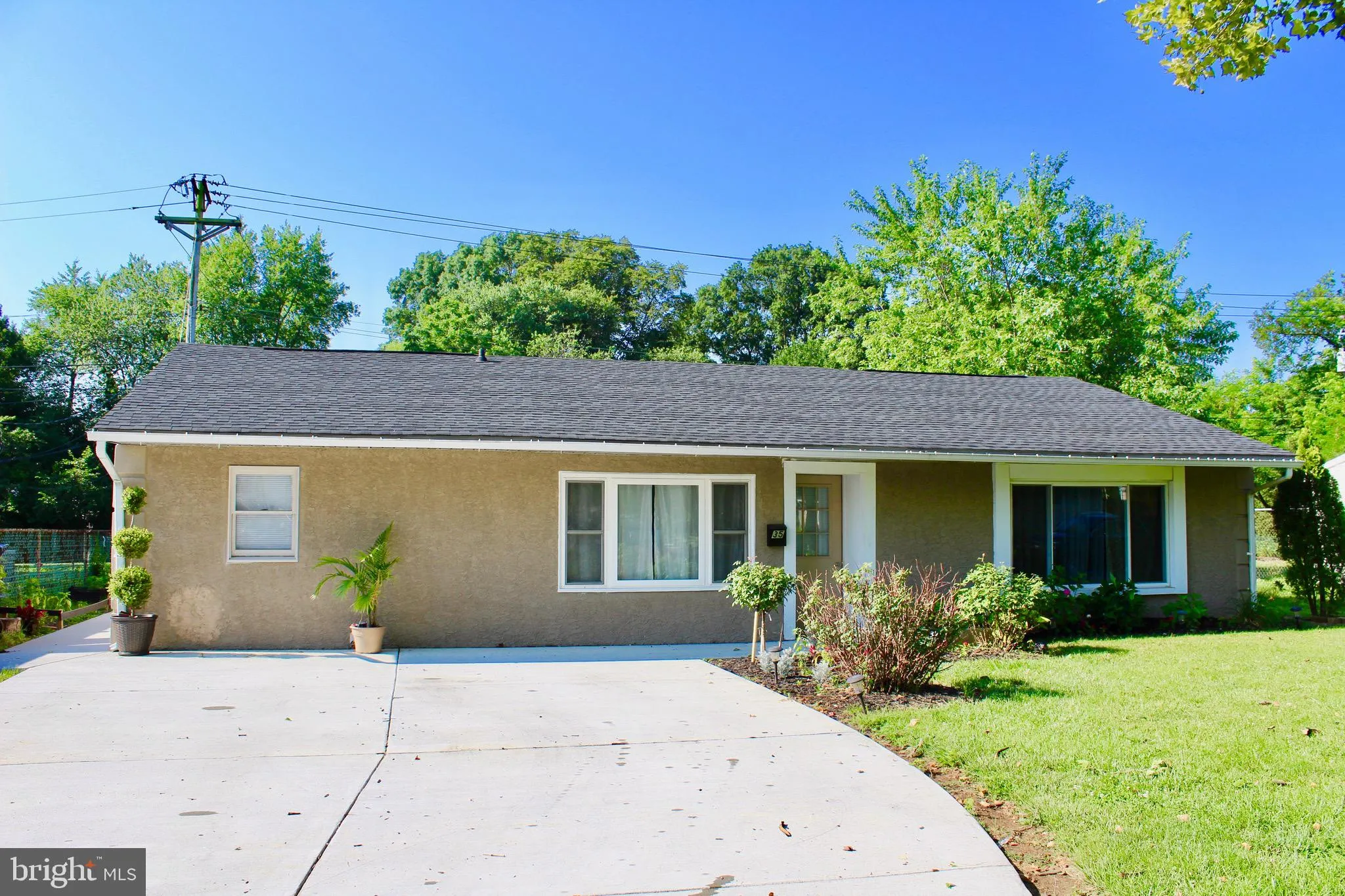 35 Chaucer Drive, Newark, DE 19713