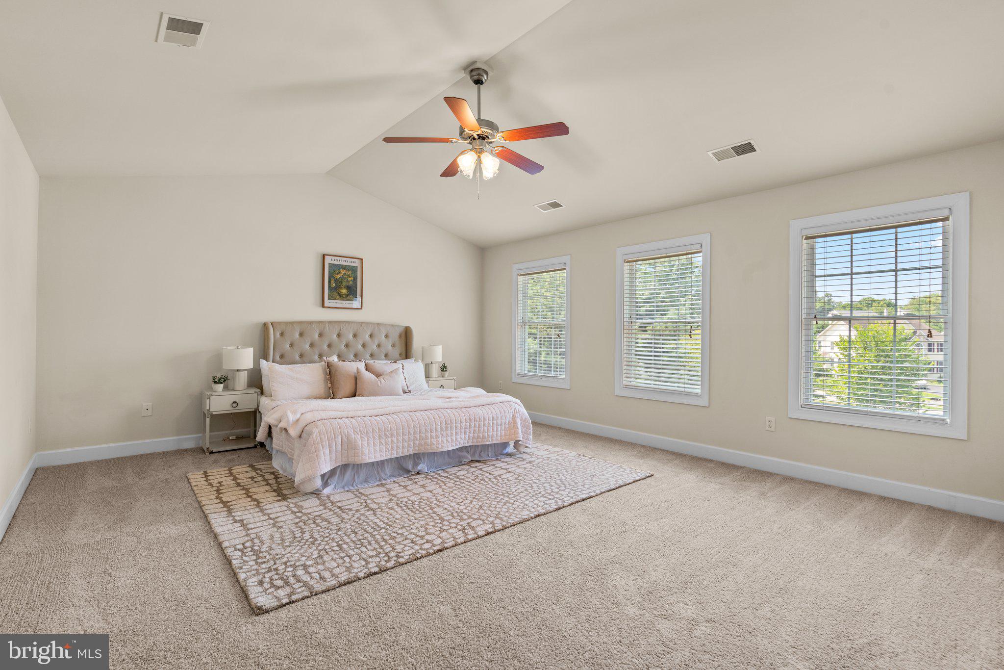 EMA'S MANOR - Residential