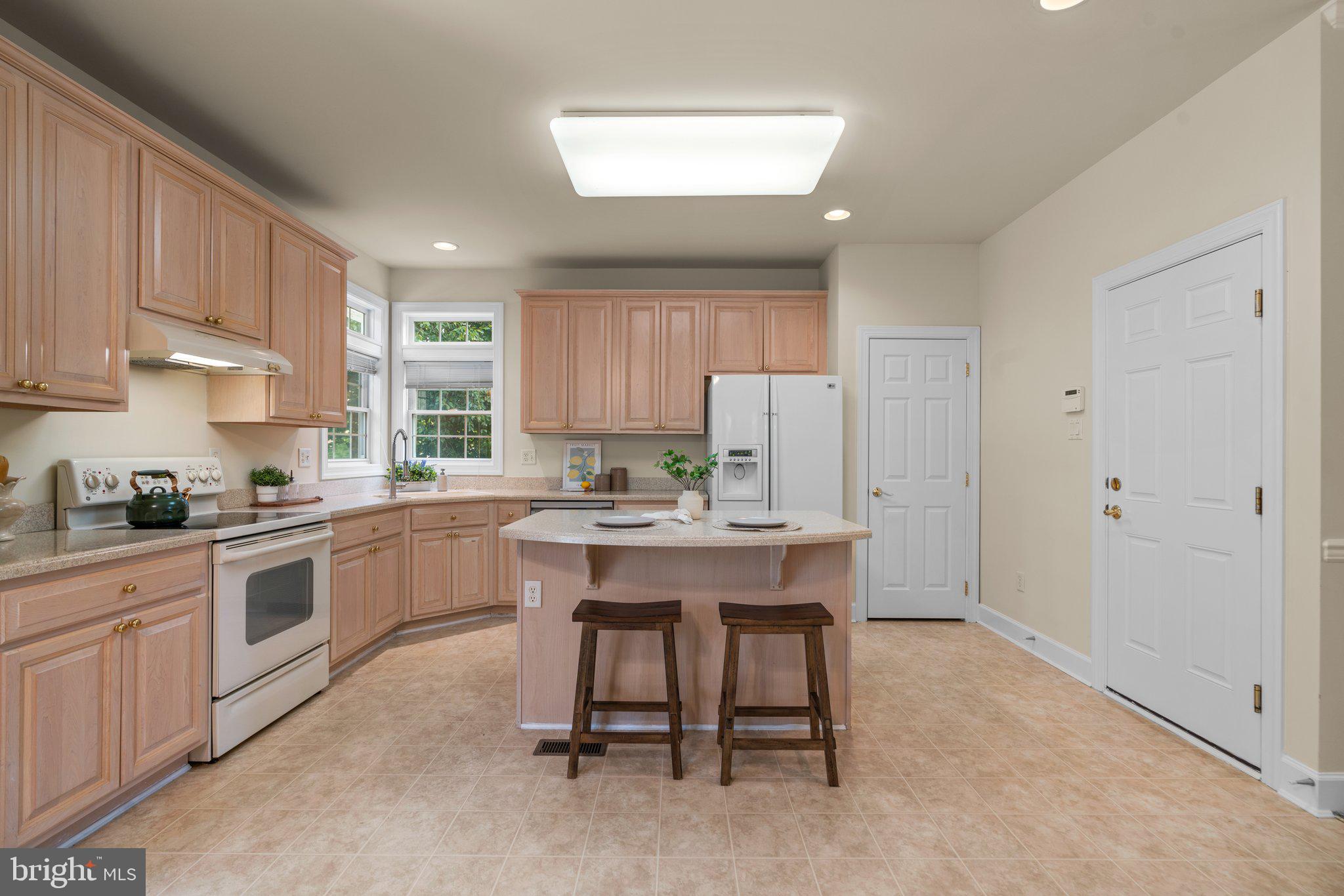 EMA'S MANOR - Residential