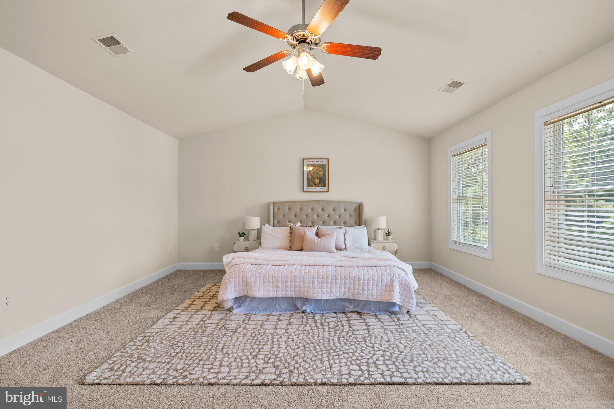 EMA'S MANOR - Residential