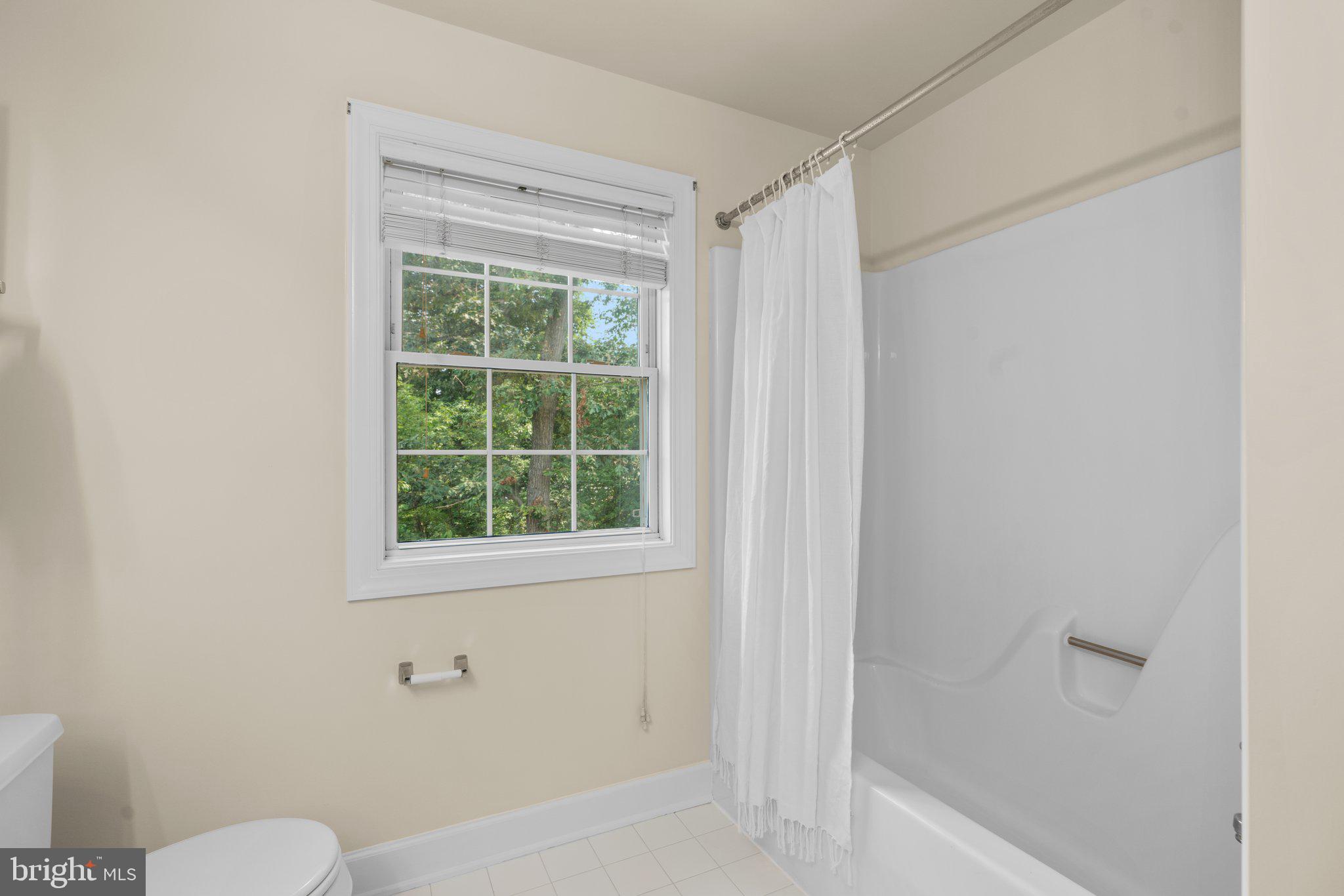 EMA'S MANOR - Residential