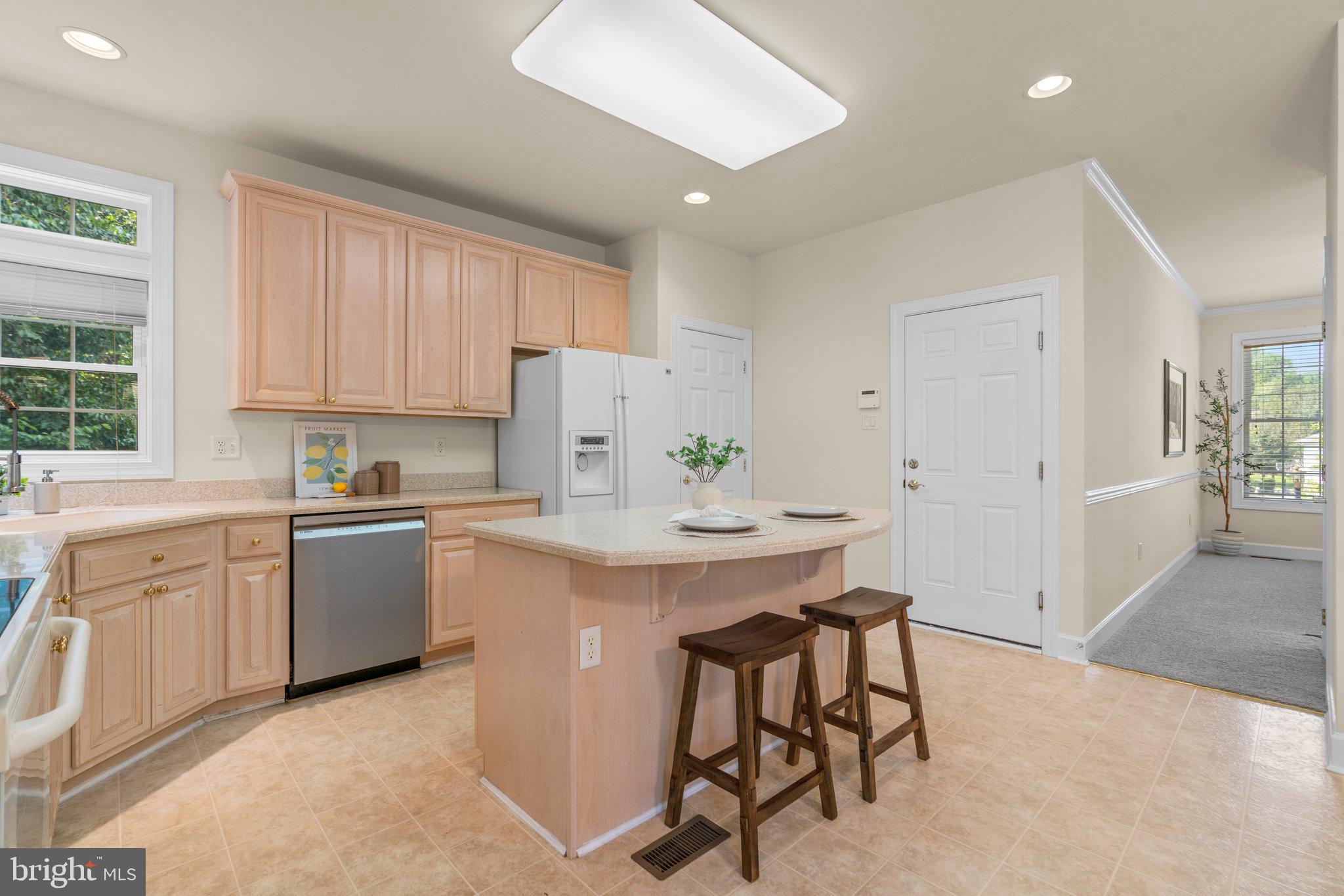 EMA'S MANOR - Residential